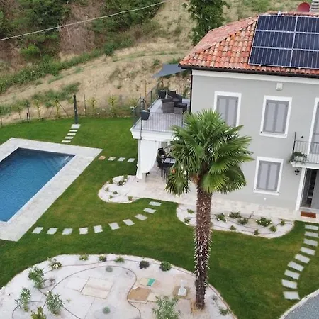 Grassi With Private Pool Nizza Monferrato * 칼라만드라나