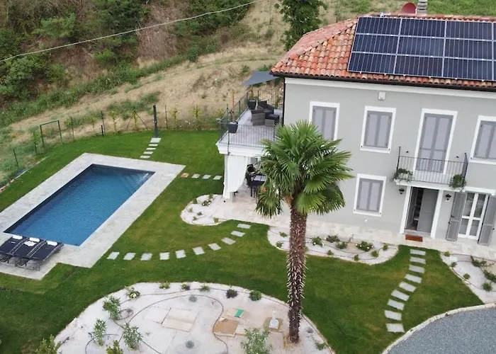 Grassi With Private Pool Nizza Monferrato * Каламандрана