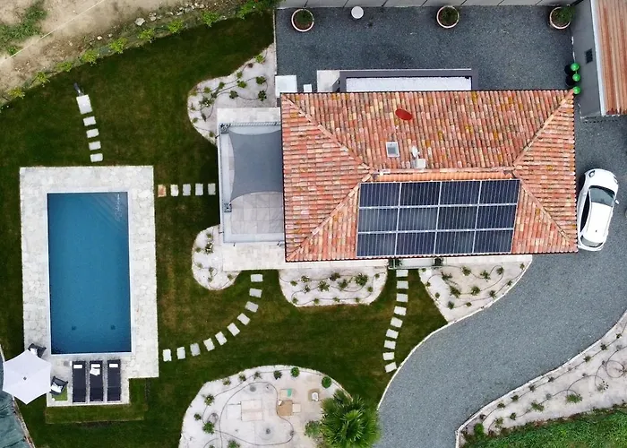 Grassi With Private Pool Nizza Monferrato * Каламандрана